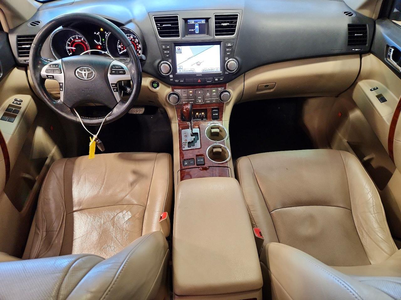 2011 TOYOTA HIGHLANDER