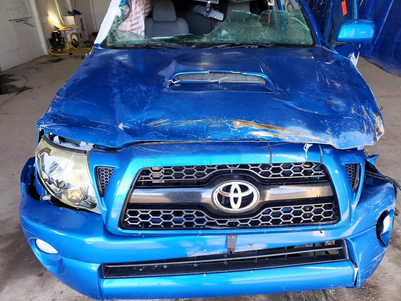 2011 TOYOTA TACOMA
