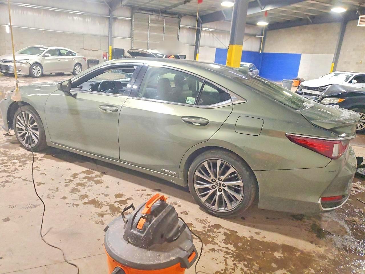 2019 LEXUS ES 300H