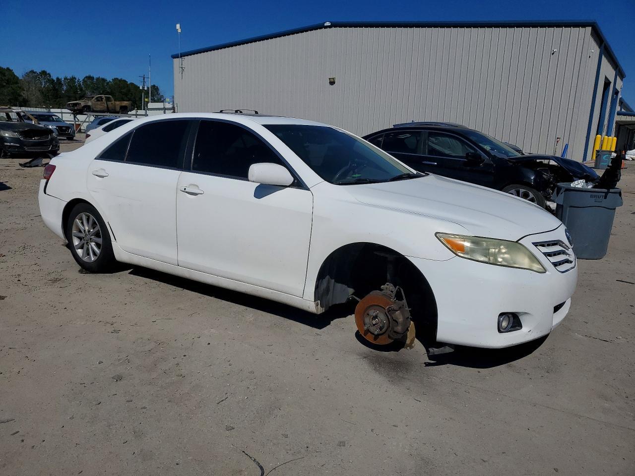 2011 TOYOTA CAMRY