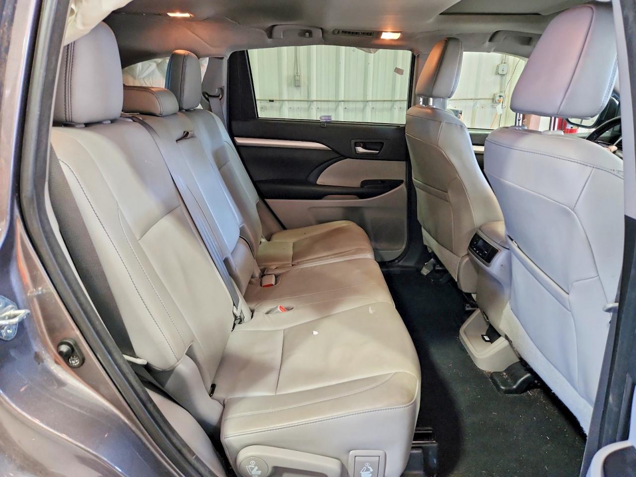 2017 TOYOTA HIGHLANDER