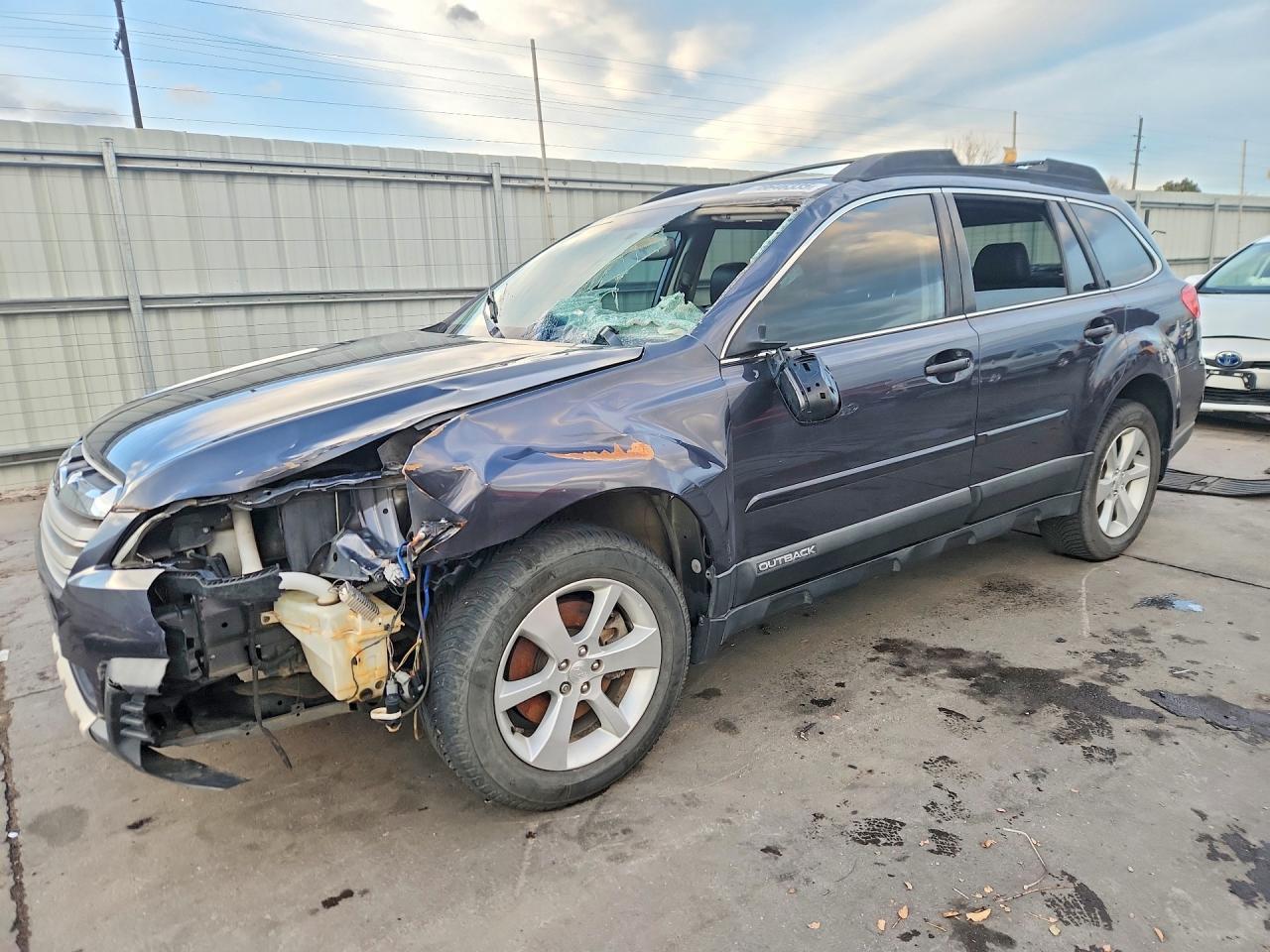 2013 SUBARU Outback