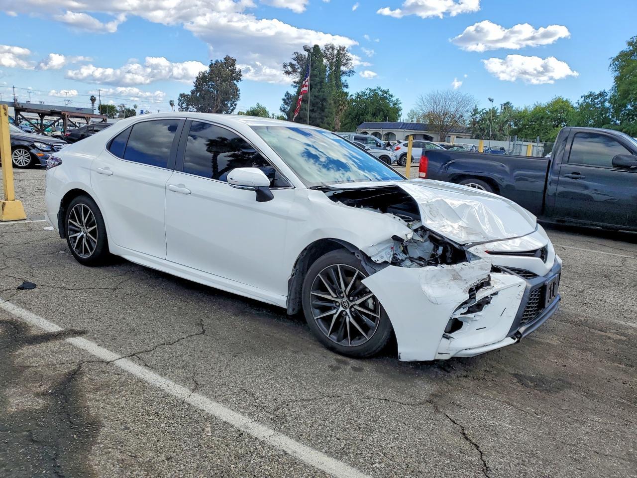 2023 TOYOTA CAMRY