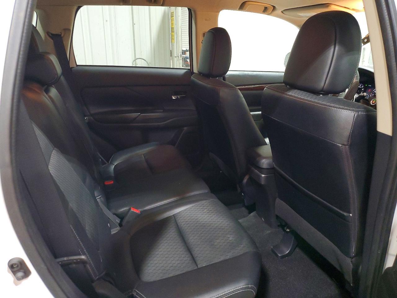 2015 MITSUBISHI outlander