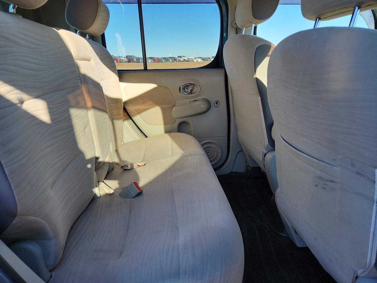 2011 NISSAN CUBE