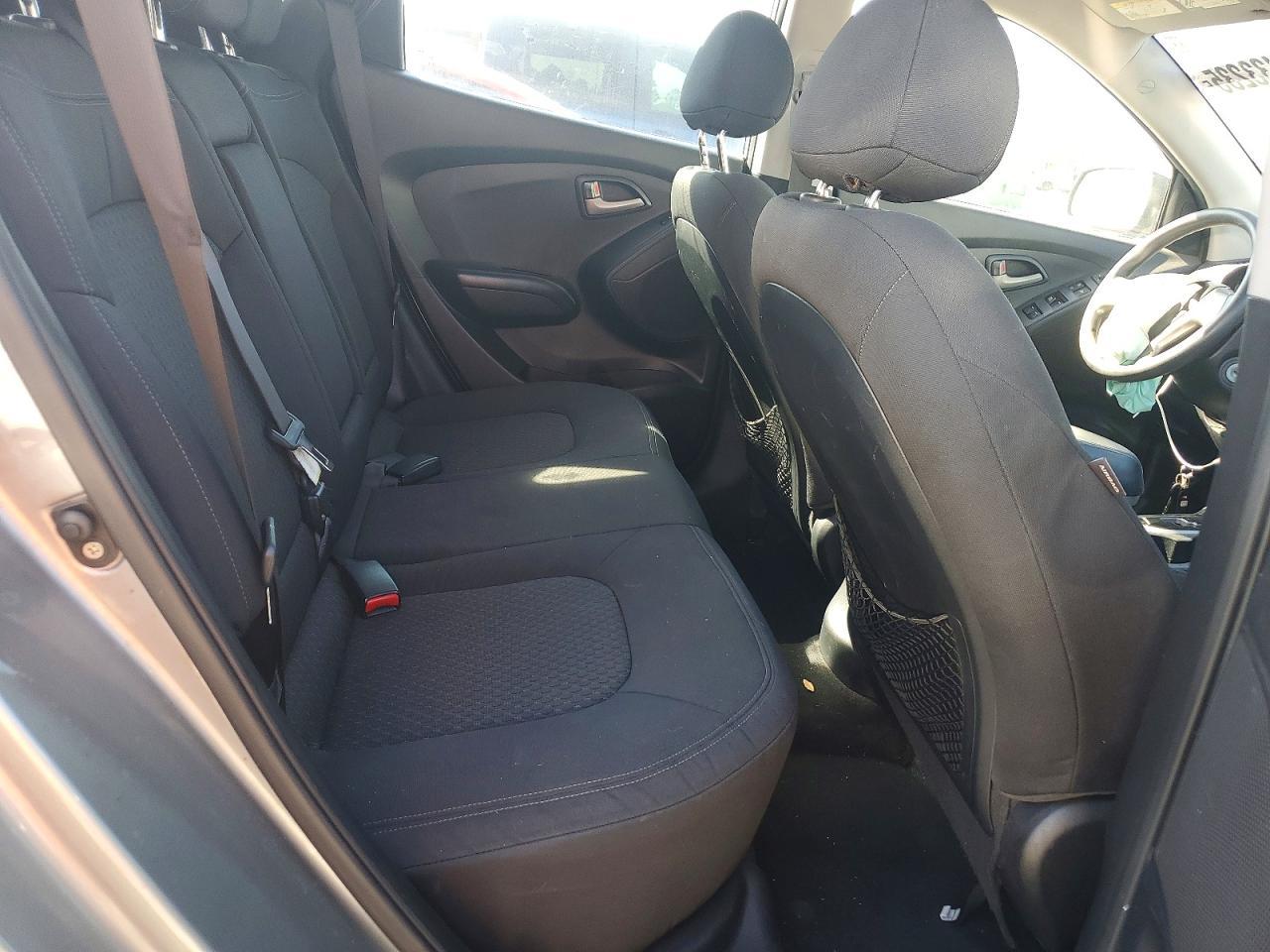 2010 HYUNDAI TUCSON