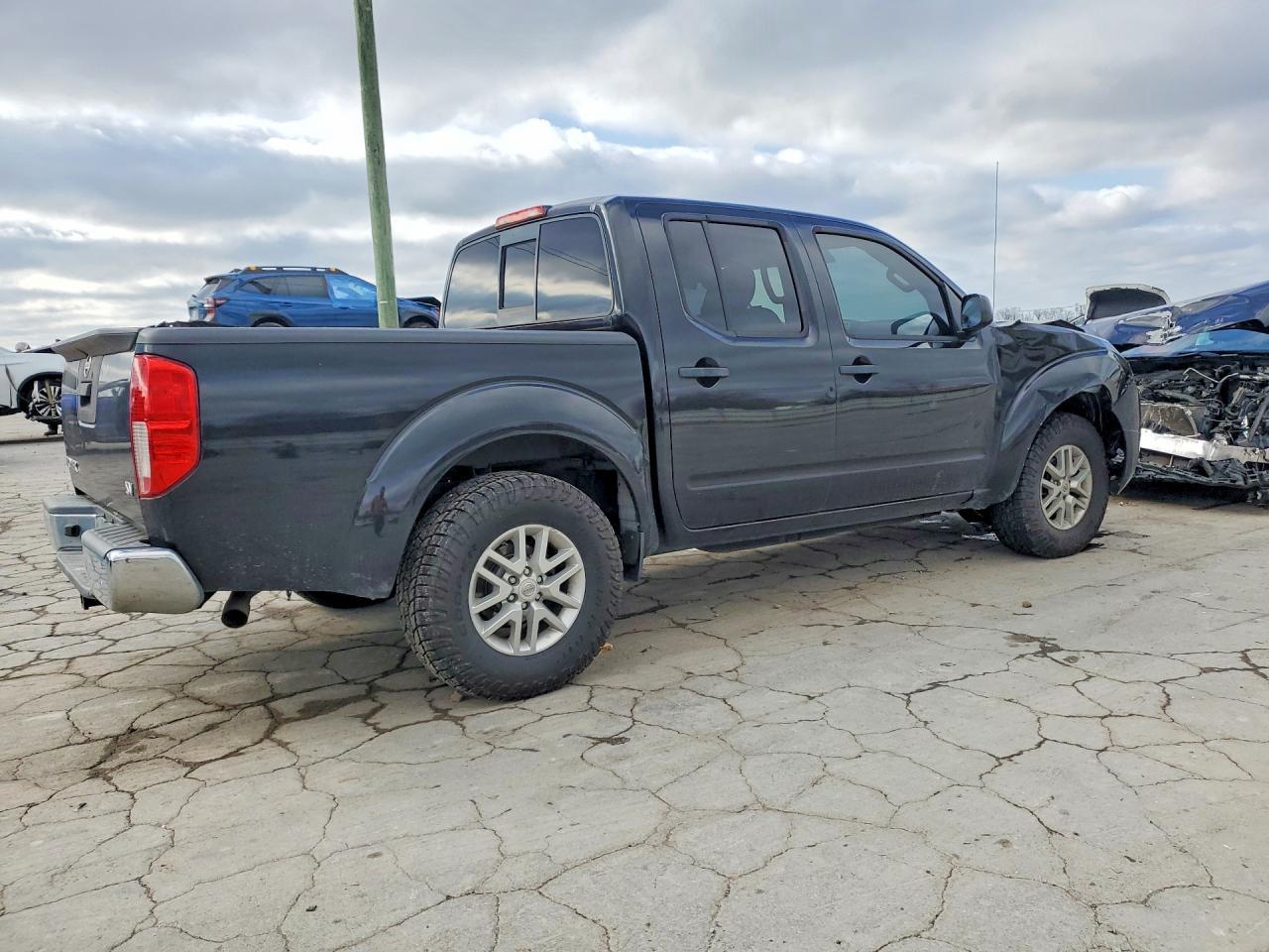 2017 NISSAN Frontier