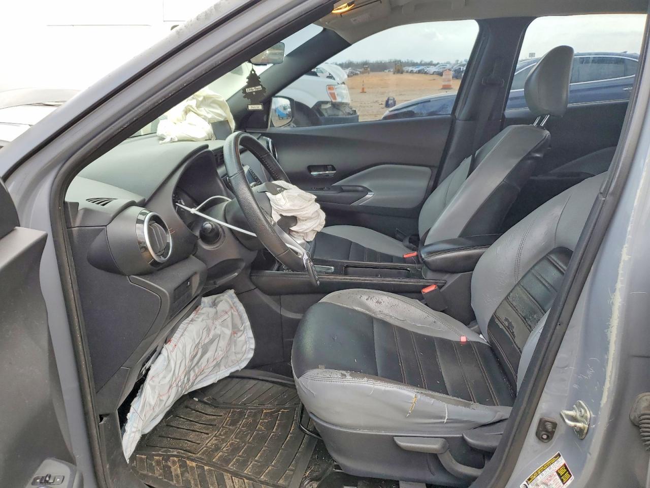 2021 NISSAN KICKS