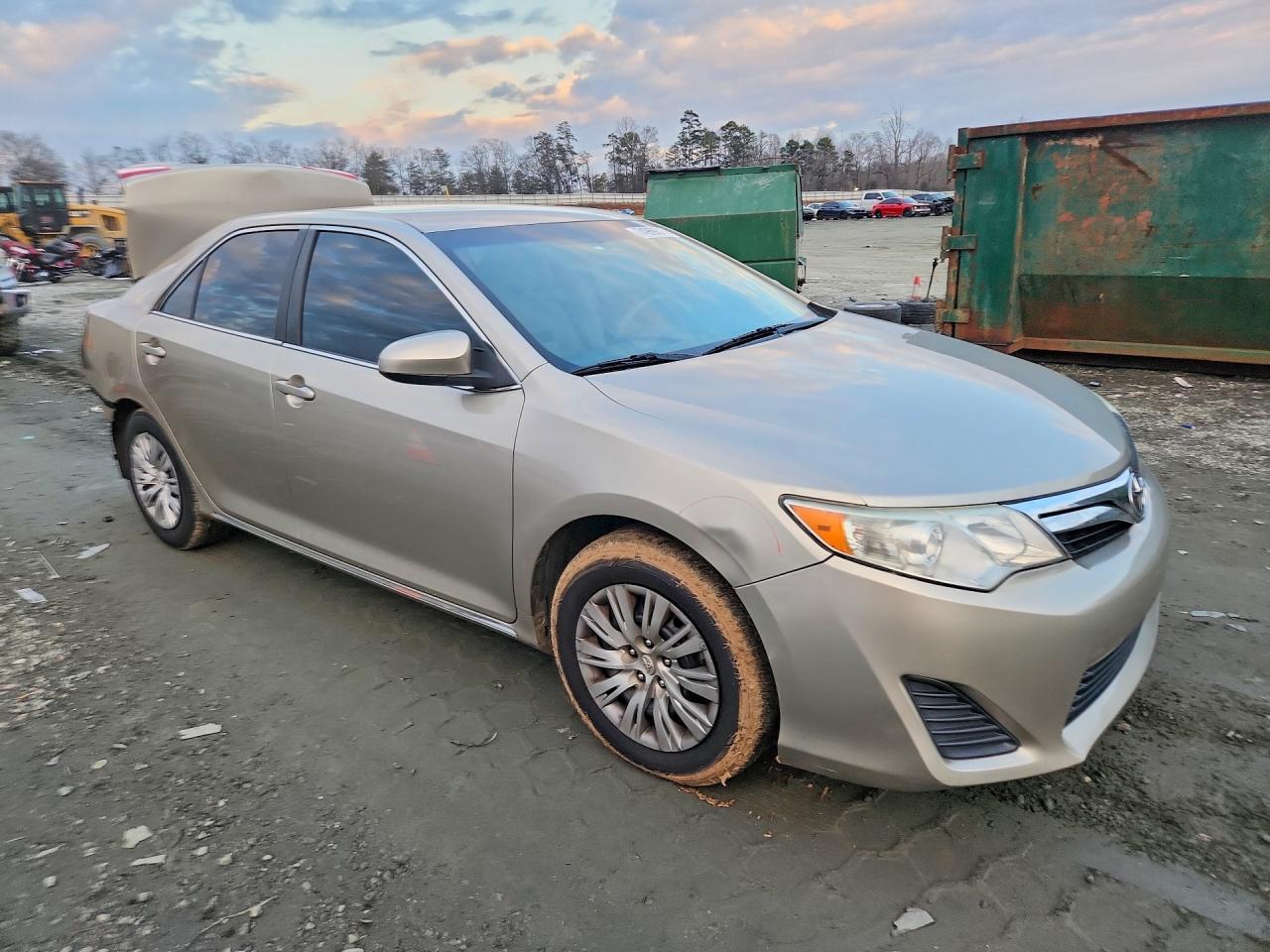 2014 TOYOTA CAMRY