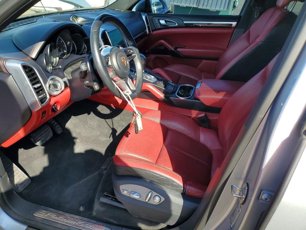 2017 PORSCHE CAYENNE