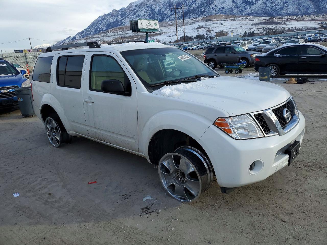 2011 NISSAN PATHFINDER