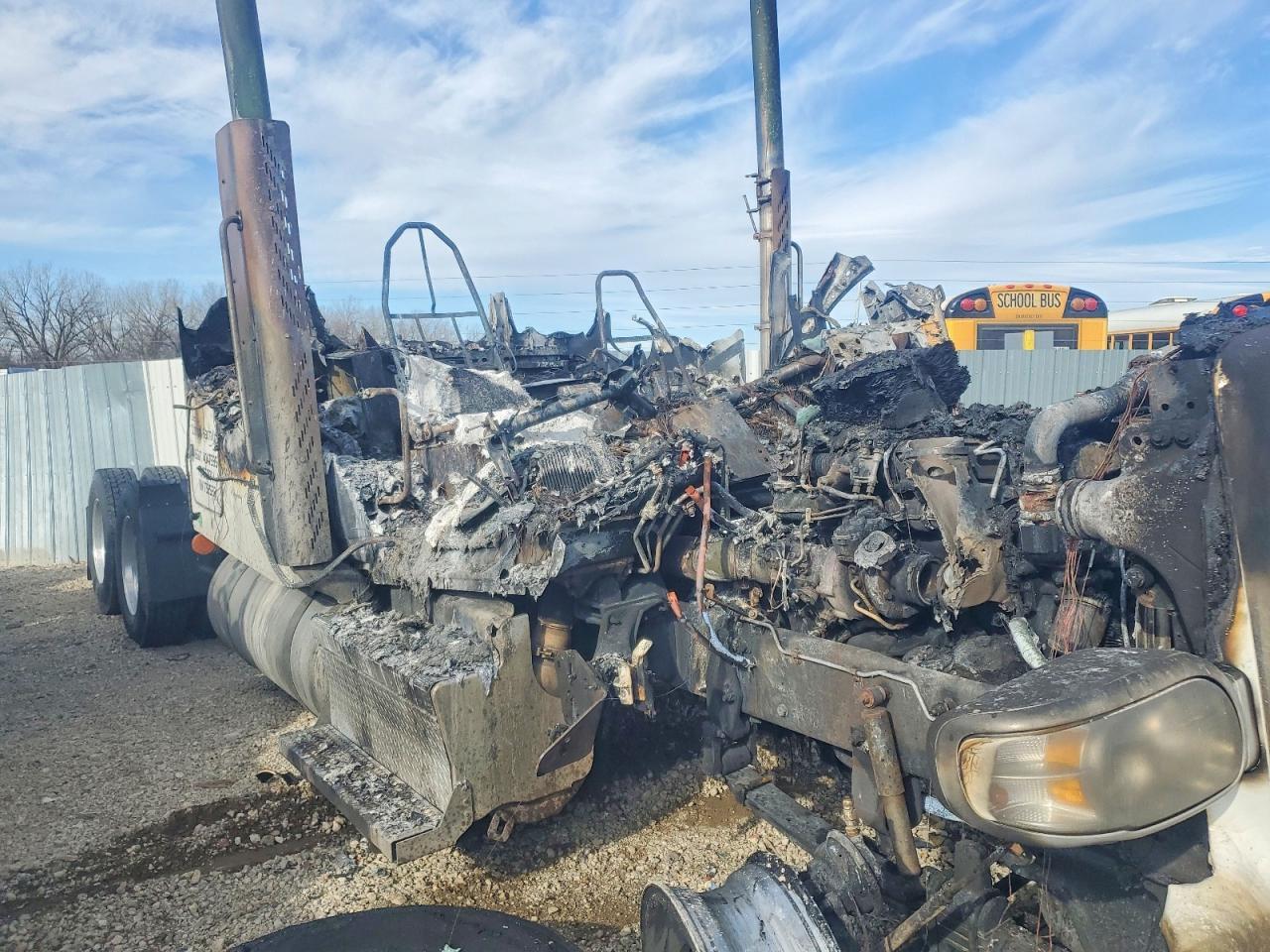2020 PETERBILT 567