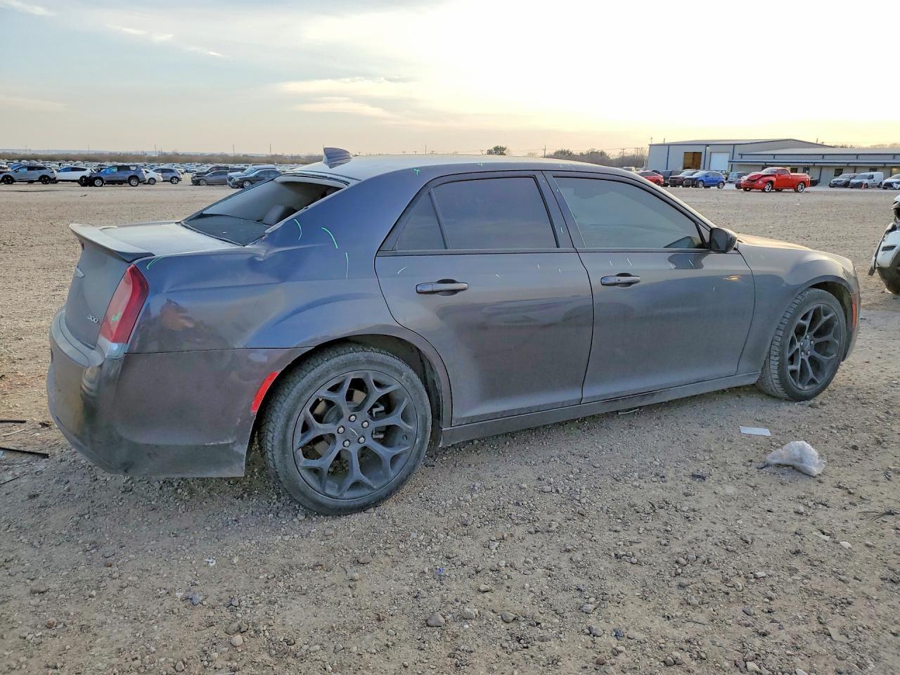 2019 CHRYSLER 300