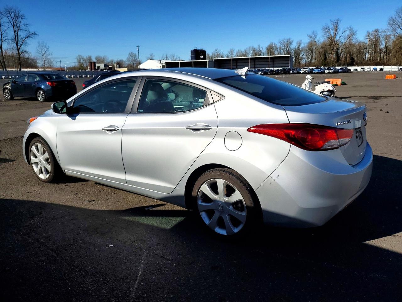 2011 HYUNDAI ELANTRA