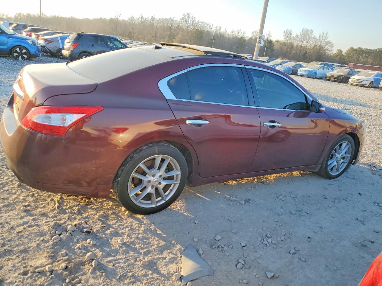 2010 NISSAN Maxima