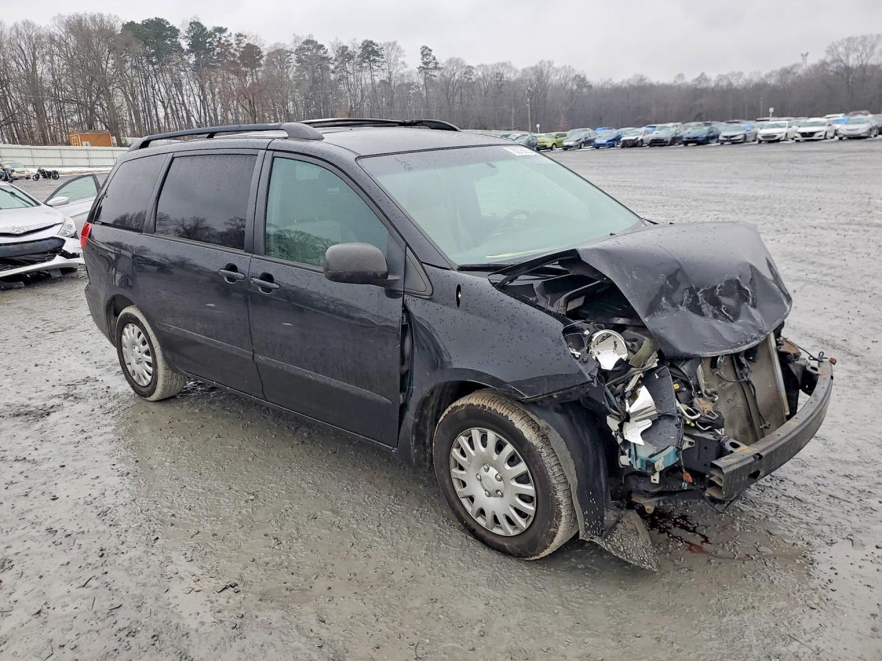 2010 TOYOTA SIENNA