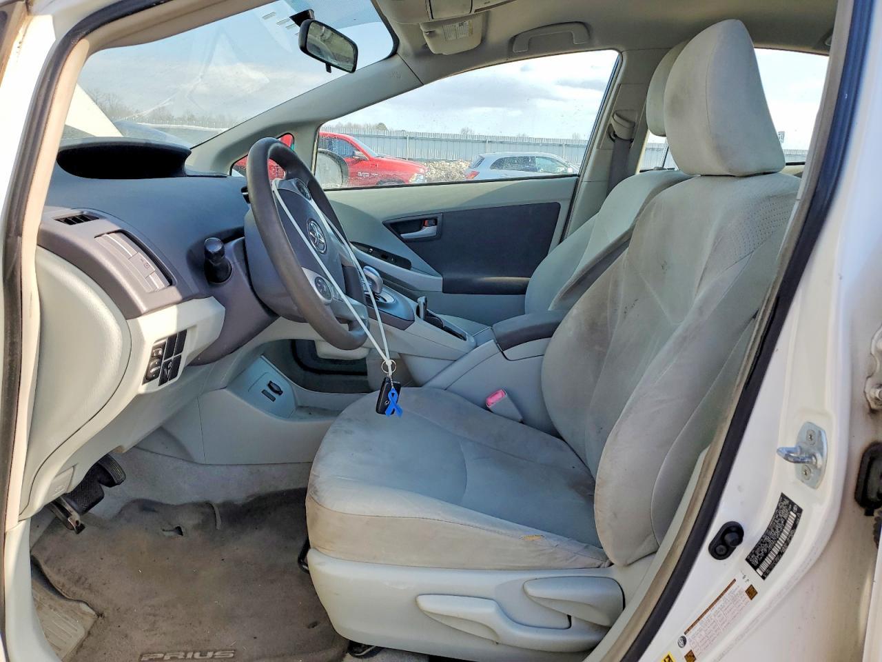 2010 TOYOTA Prius c