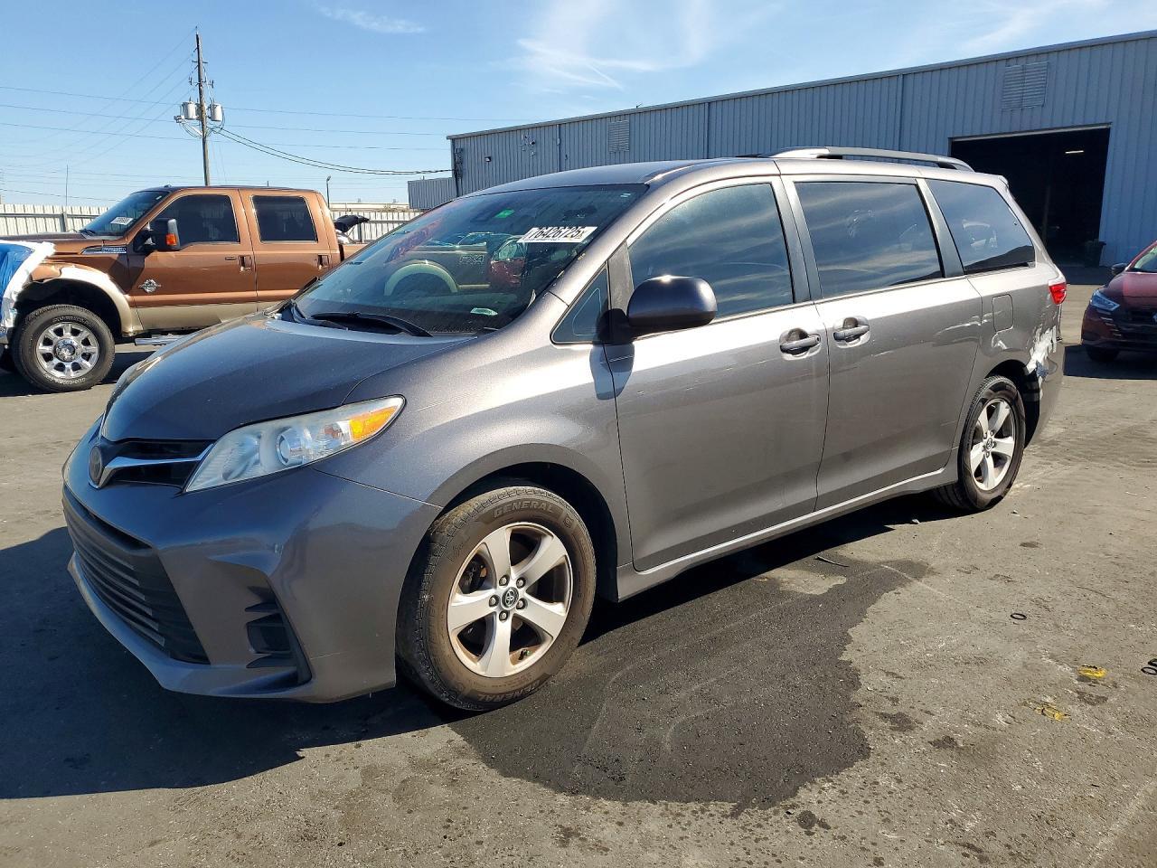 2019 TOYOTA SIENNA