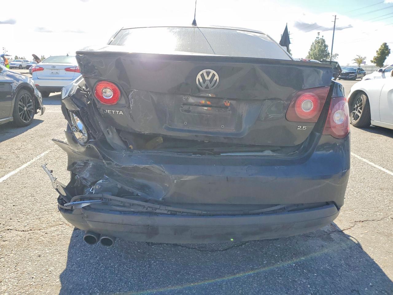 2010 VOLKSWAGEN JETTA