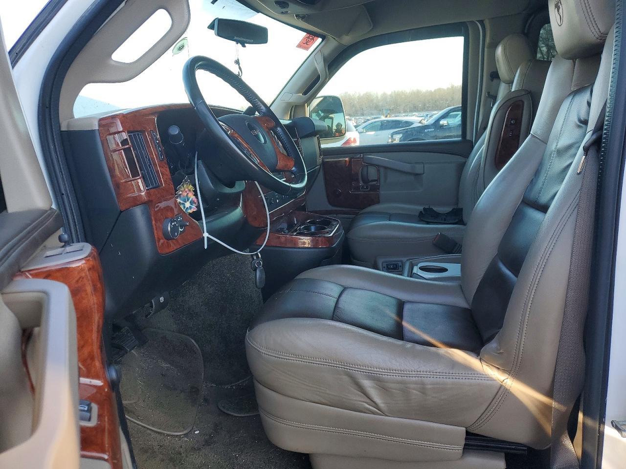 2017 GMC Savana