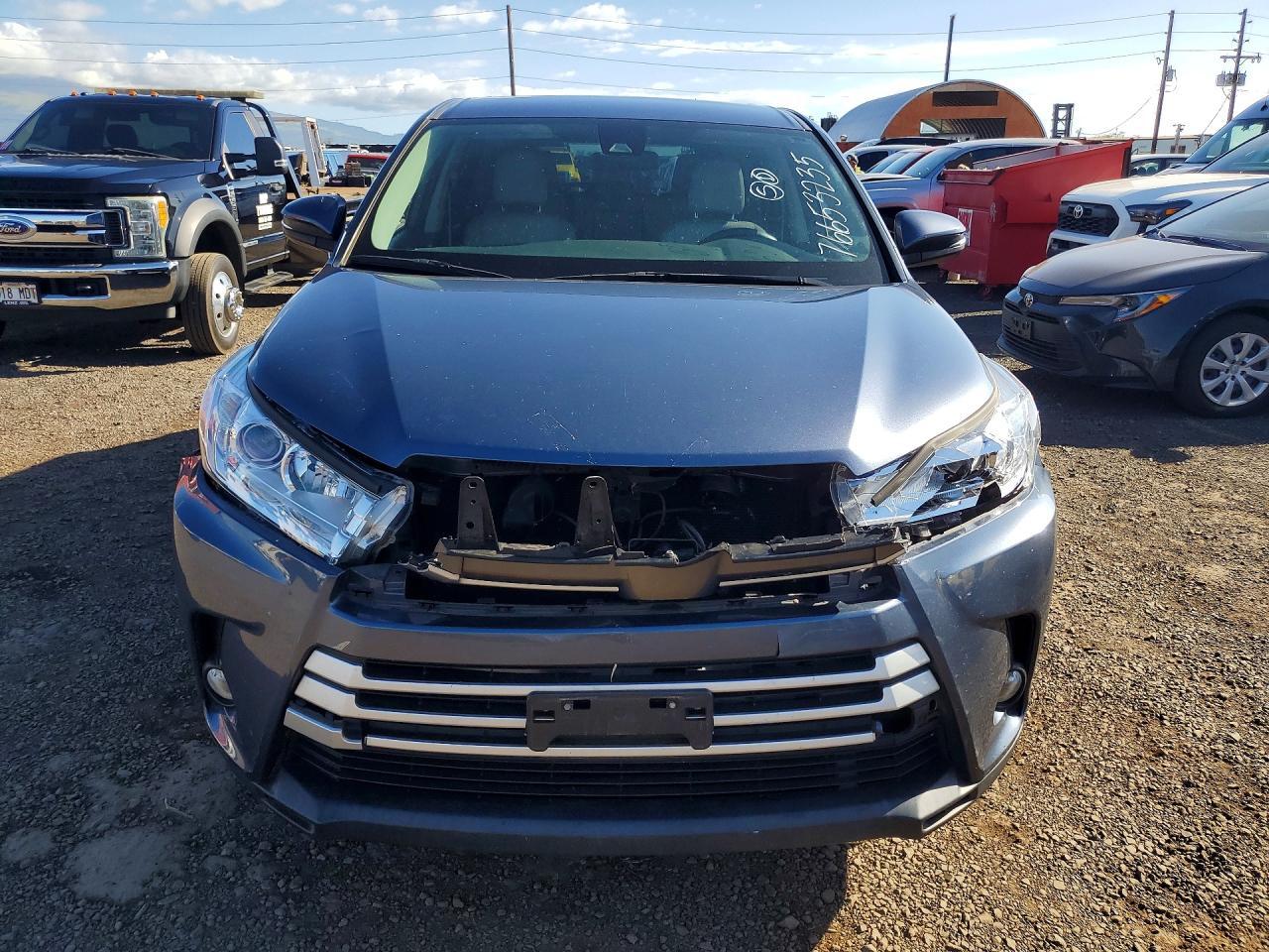 2017 TOYOTA HIGHLANDER