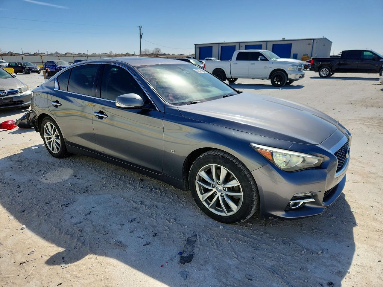 2015 INFINITI Uk