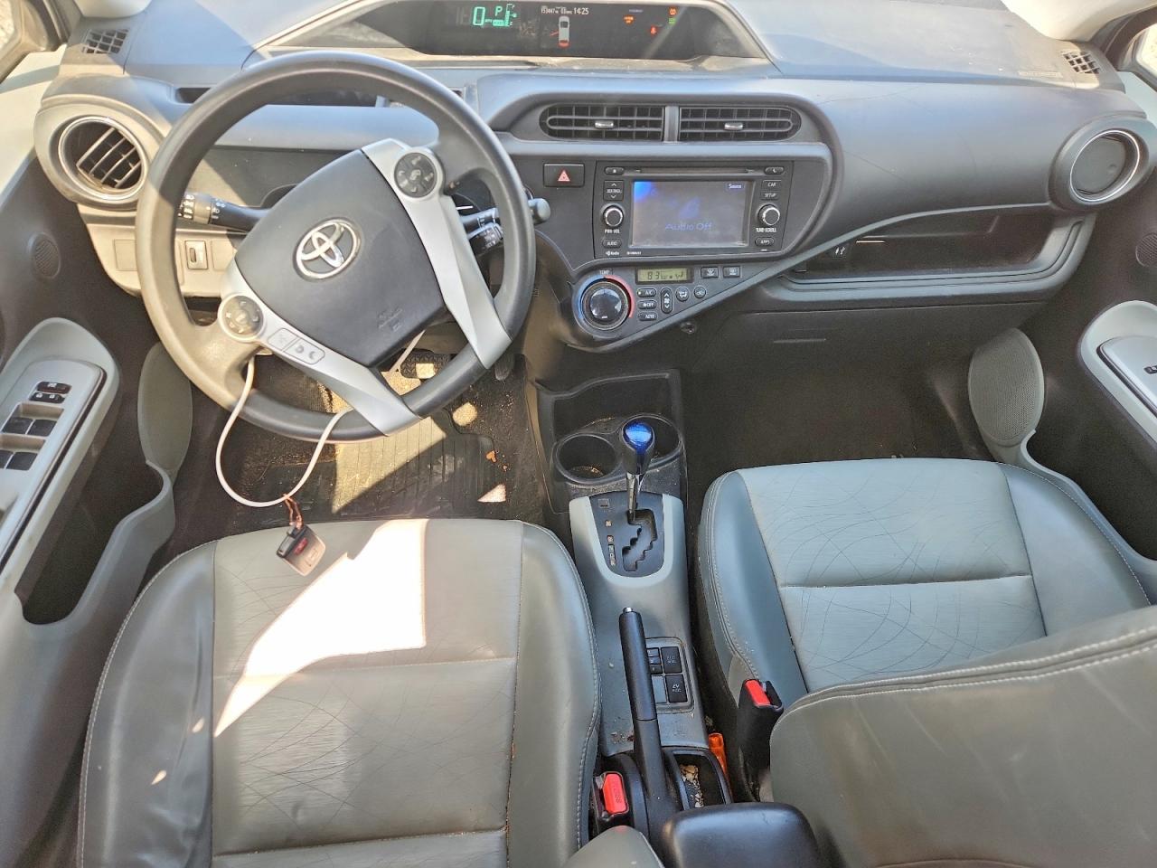 2012 TOYOTA Prius c