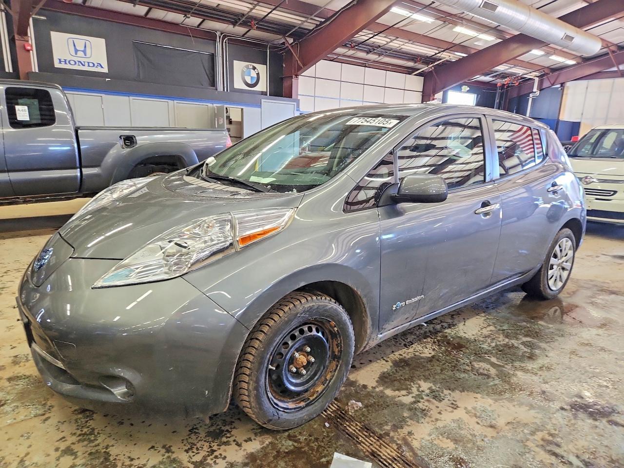 2017 NISSAN LEAF