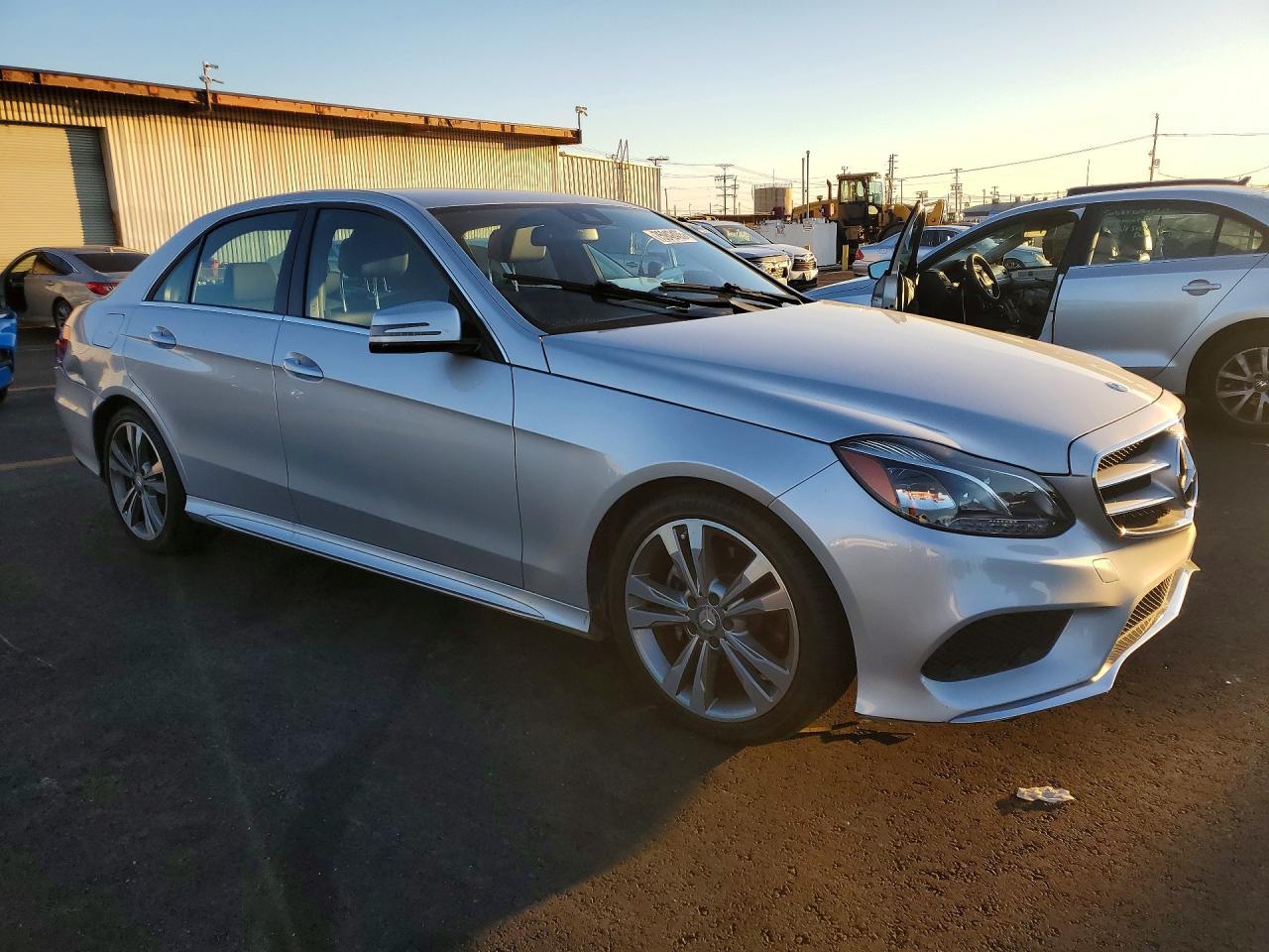 2016 MERCEDES-BENZ E-Class