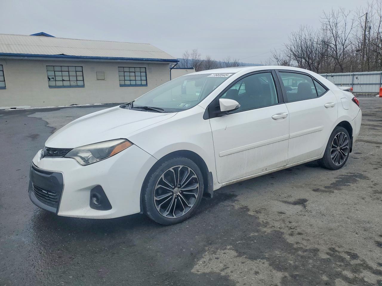 2015 TOYOTA COROLLA