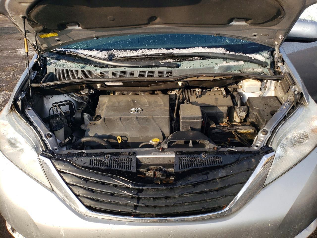 2013 TOYOTA SIENNA