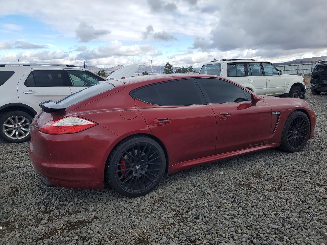 2013 PORSCHE Panamera