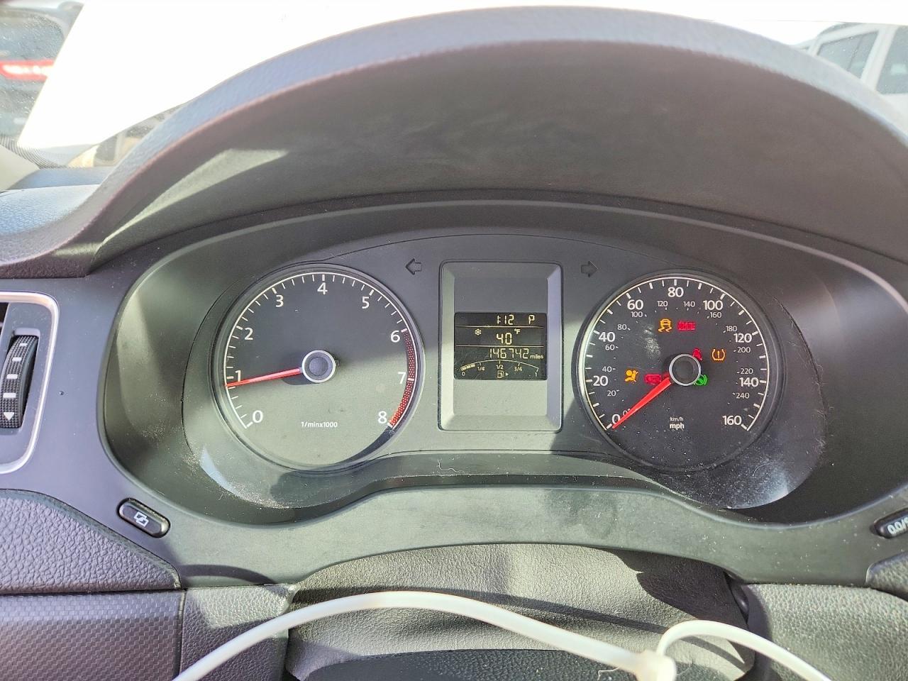 2011 VOLKSWAGEN JETTA