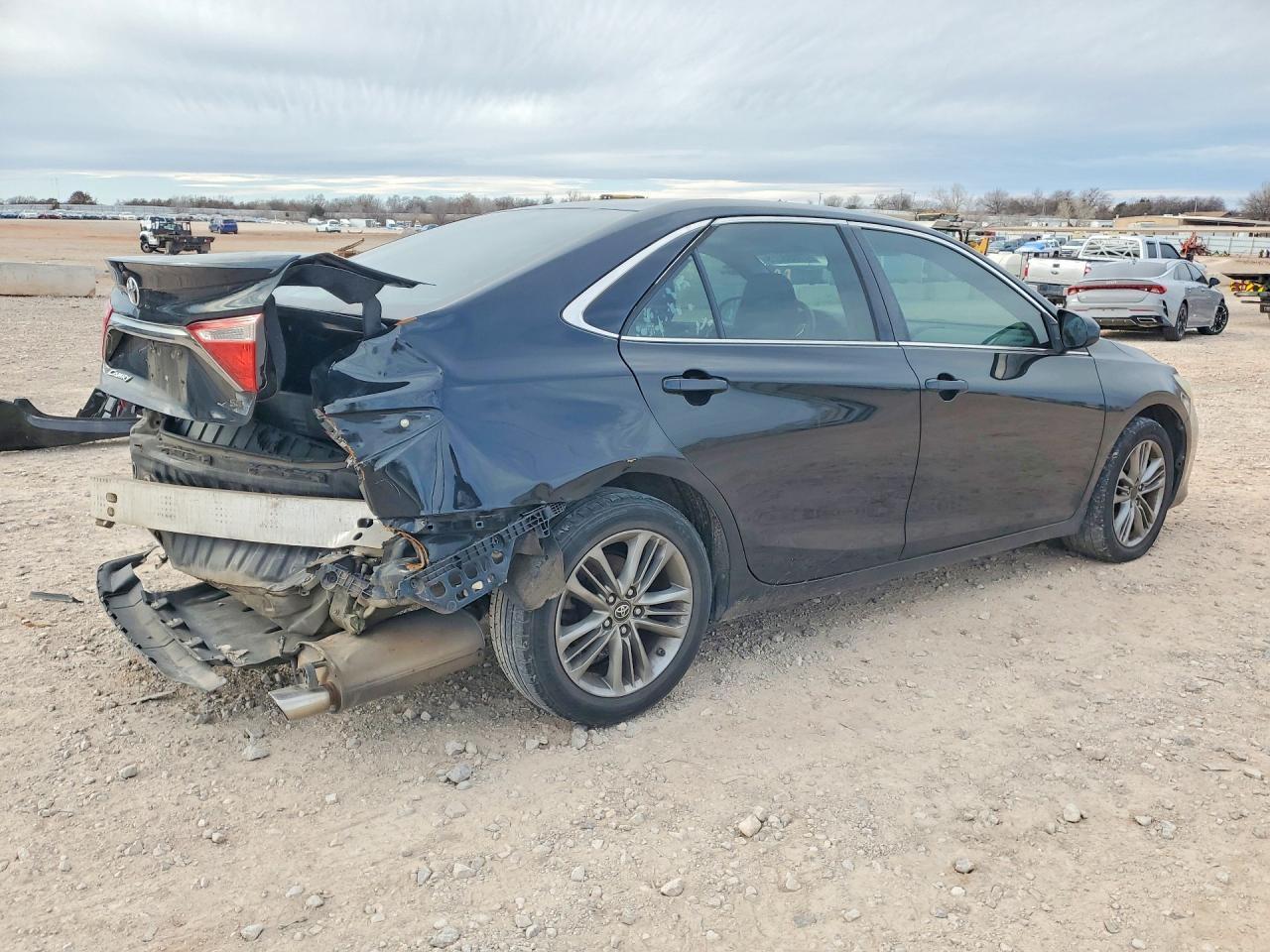 2016 TOYOTA CAMRY