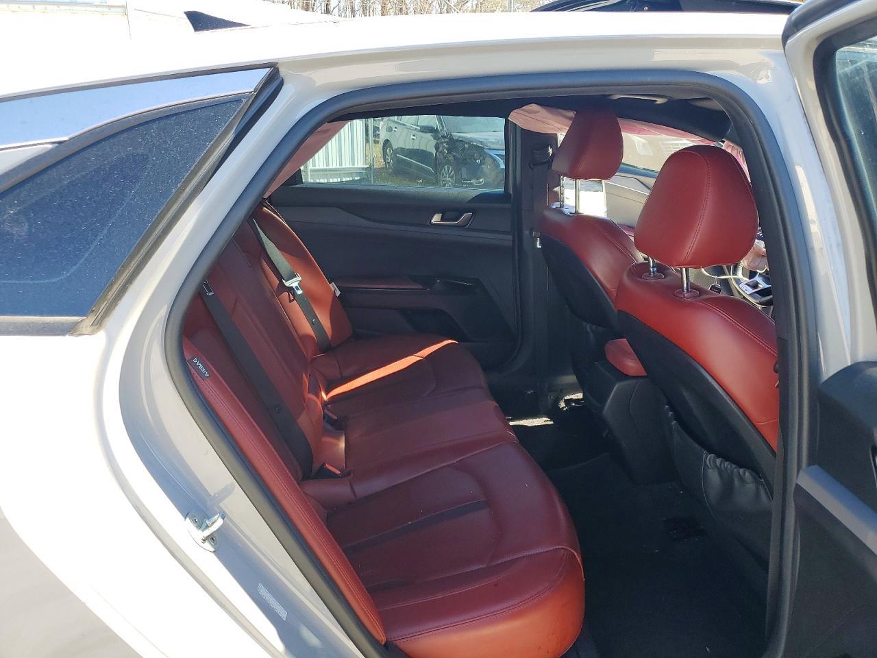 2022 KIA K5