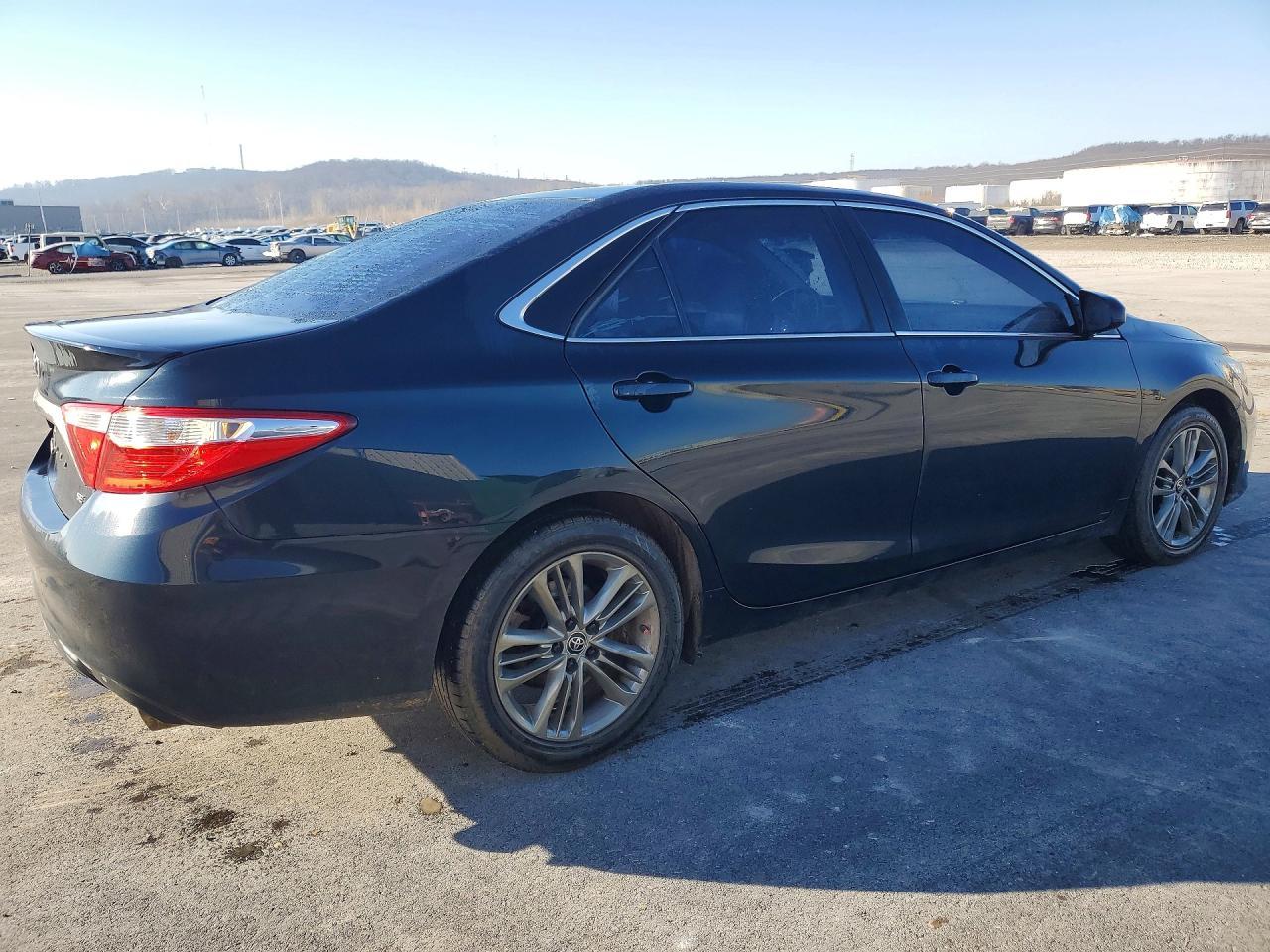 2015 TOYOTA CAMRY