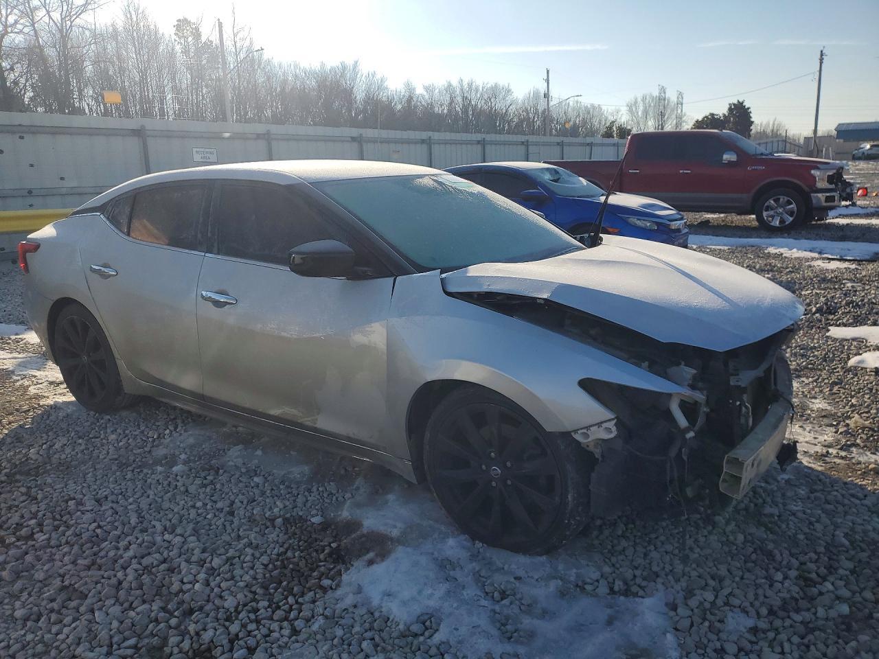 2017 NISSAN Maxima