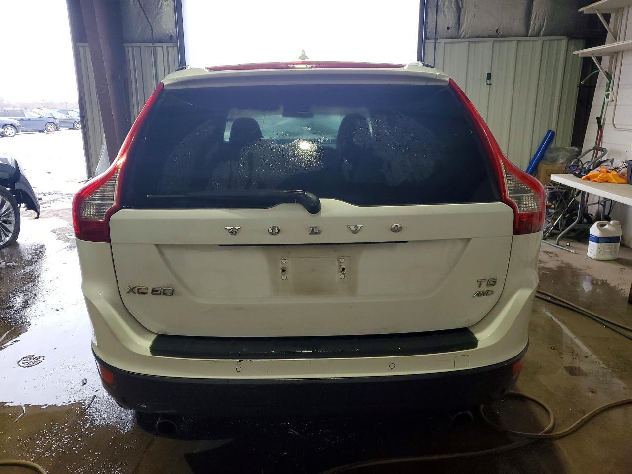 2011 VOLVO XC60