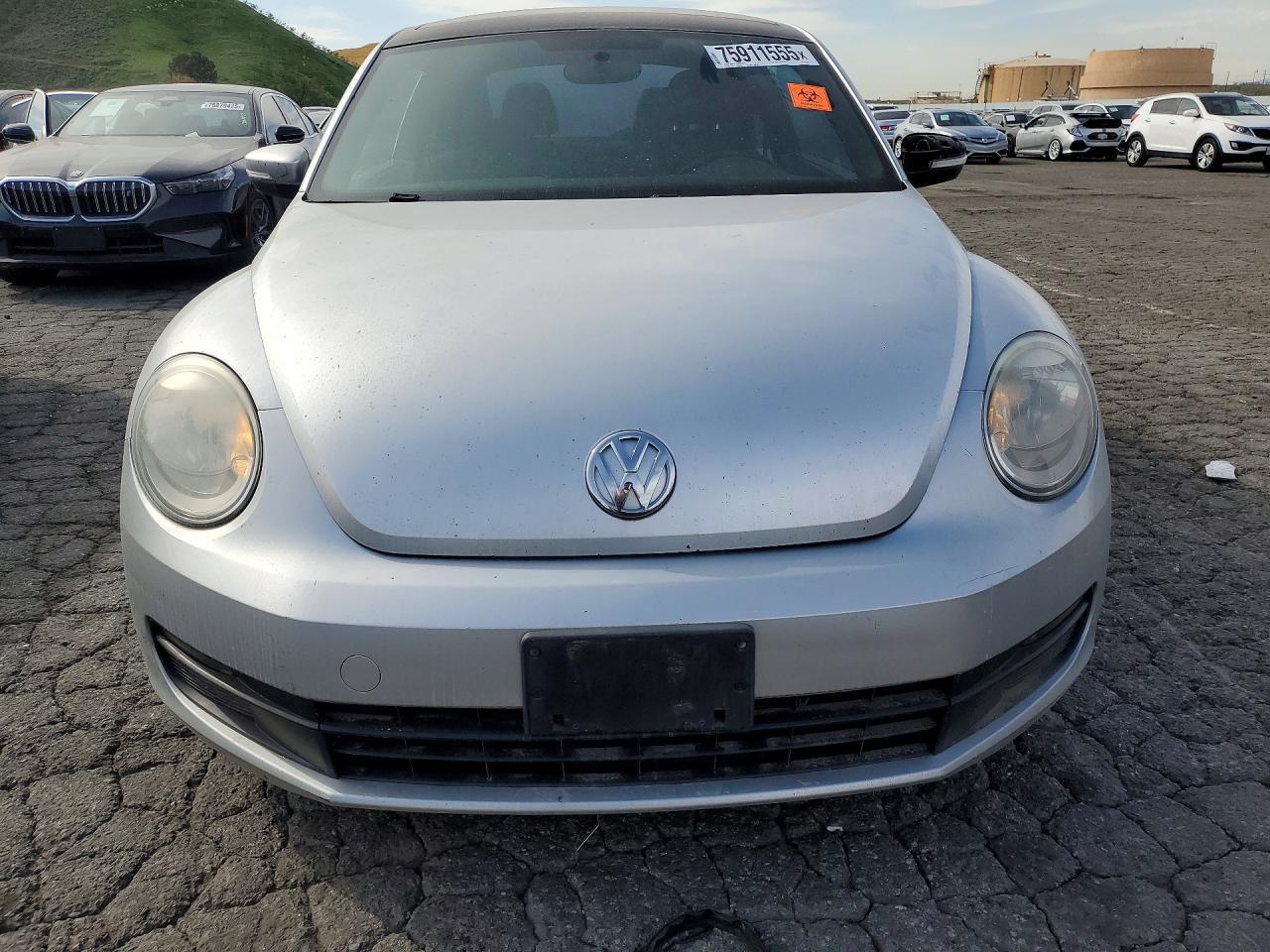 2012 VOLKSWAGEN Beetle