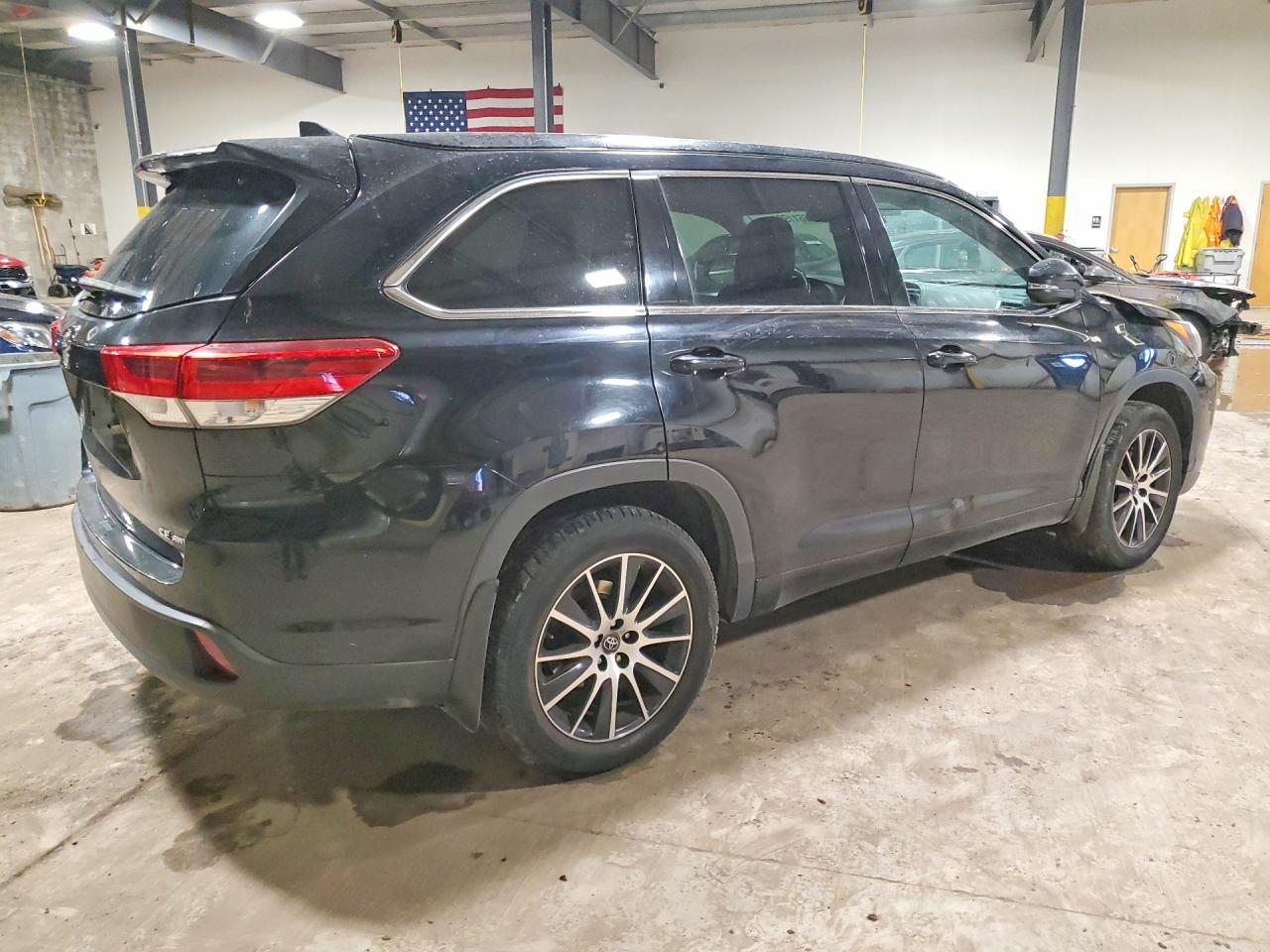 2017 TOYOTA HIGHLANDER