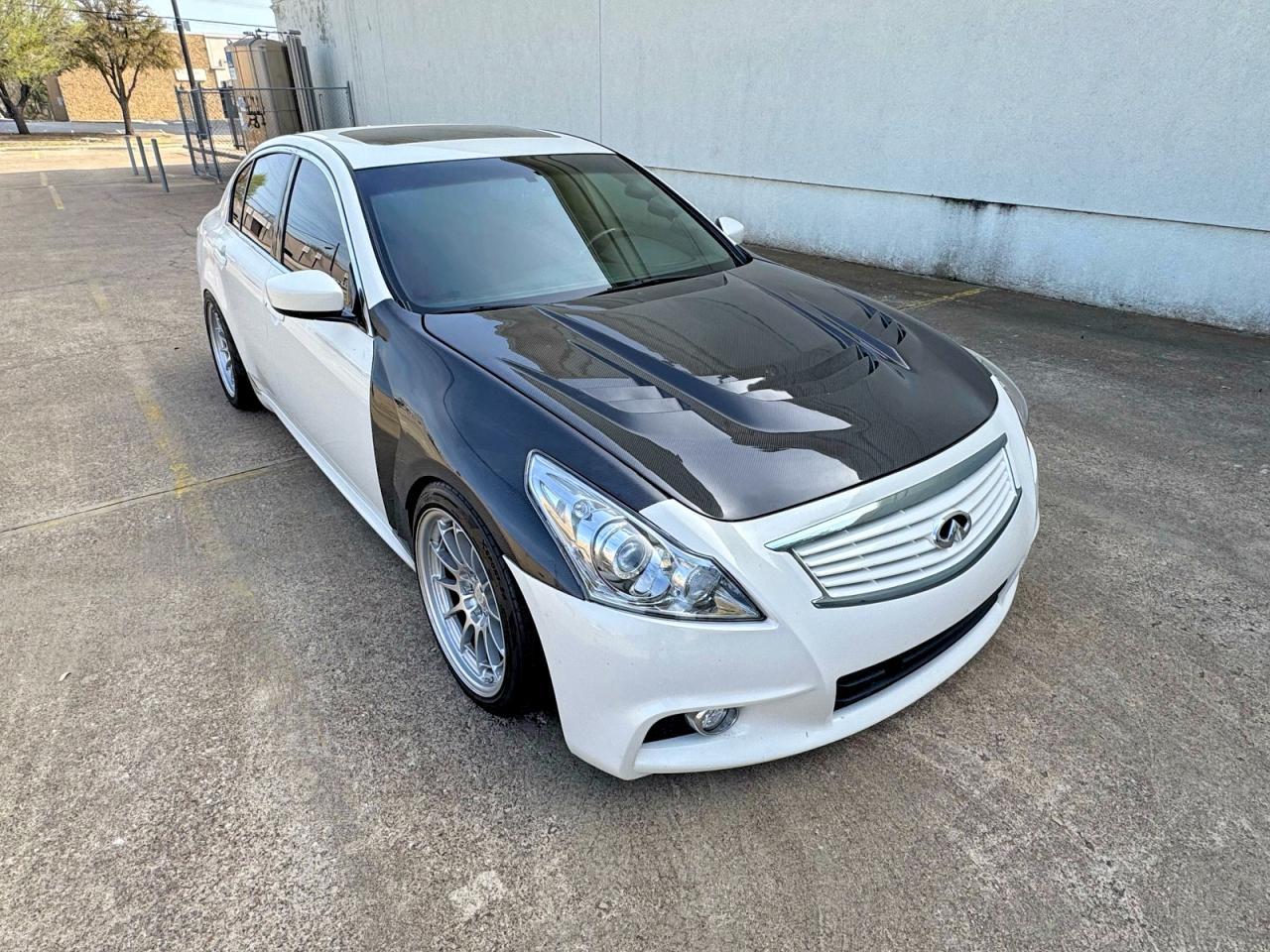 2011 INFINITI G37