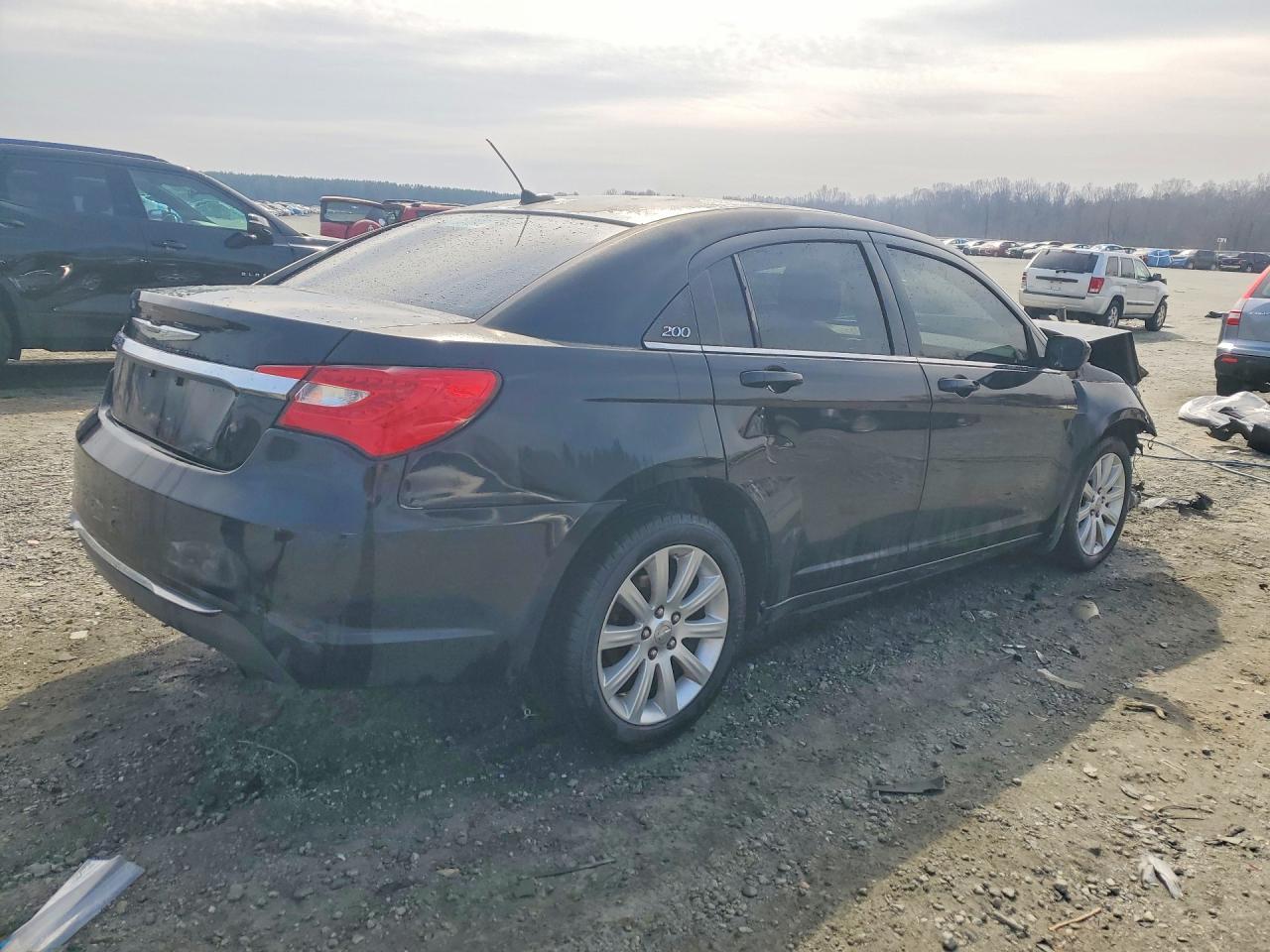 2013 CHRYSLER 200