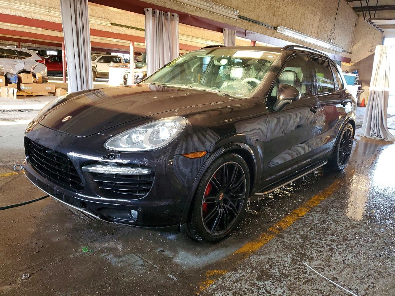 2014 PORSCHE CAYENNE