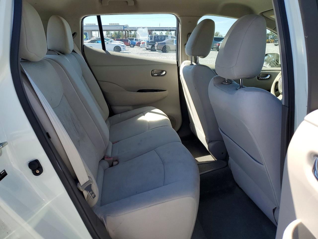 2011 NISSAN LEAF