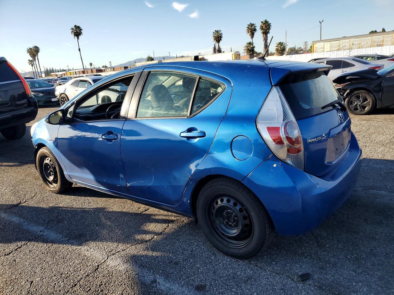 2014 TOYOTA Prius c