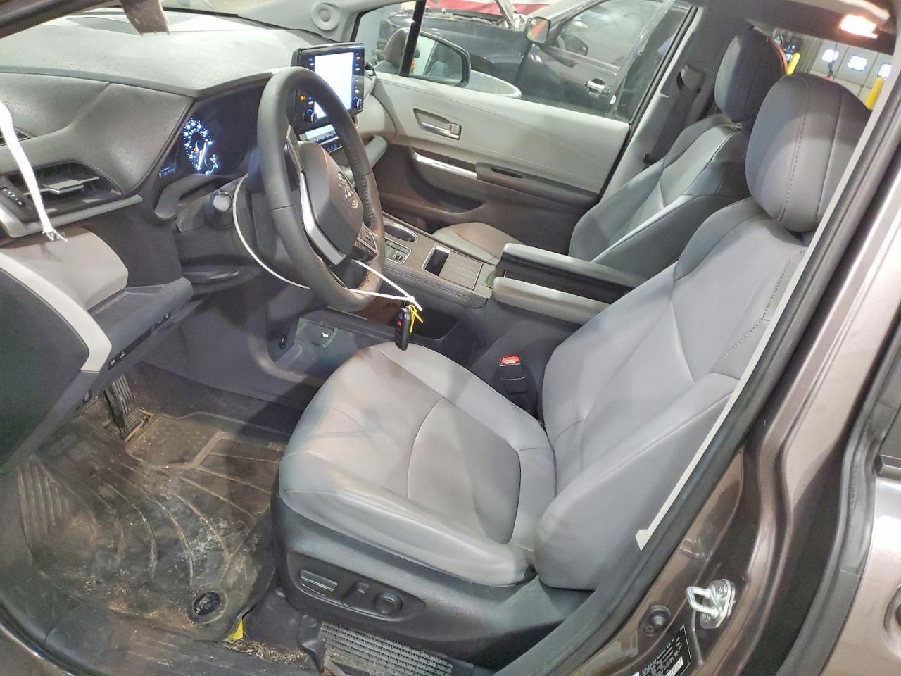 2023 TOYOTA SIENNA