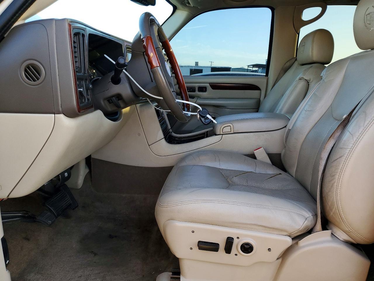 2005 CADILLAC ESCALADE