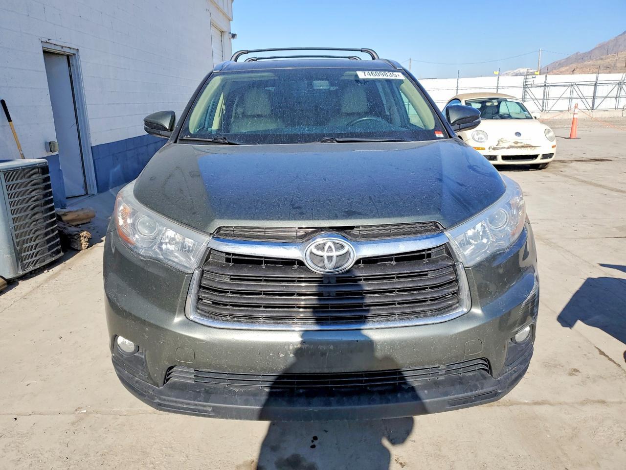 2015 TOYOTA HIGHLANDER