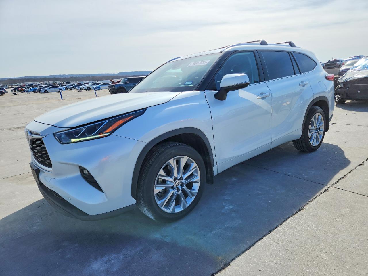 2022 TOYOTA HIGHLANDER