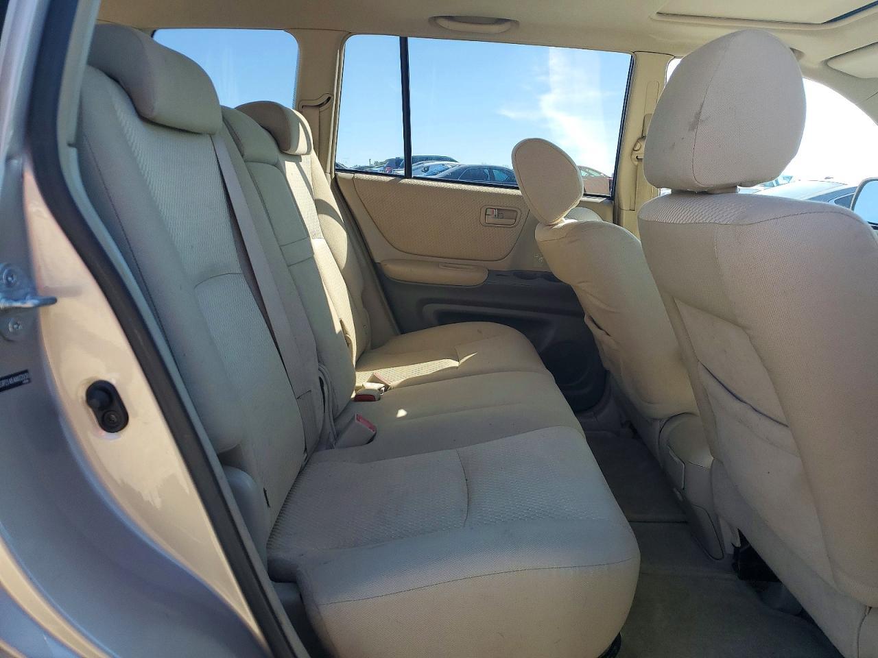 2004 TOYOTA HIGHLANDER